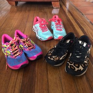 BUNDLE OF SHOES CHECK DESCRIPTION